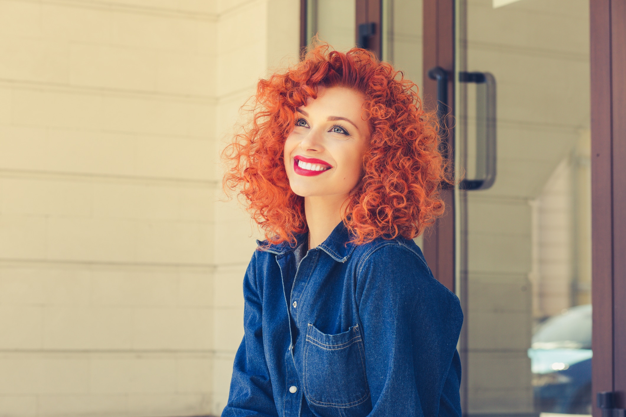  Mulher com cabelo cacheado tipo 3A