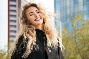 Cabelo descolorido: como cuidar e tratamento após descoloração capilar