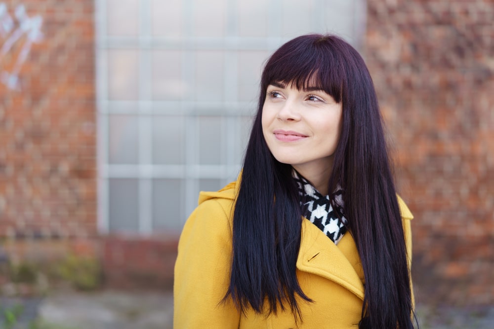 Cabelo comprido com franja: como apostar nesse look com muito estilo