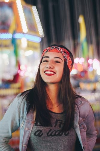 Bandana: um acessório prático e versátil para compor o seu penteado!