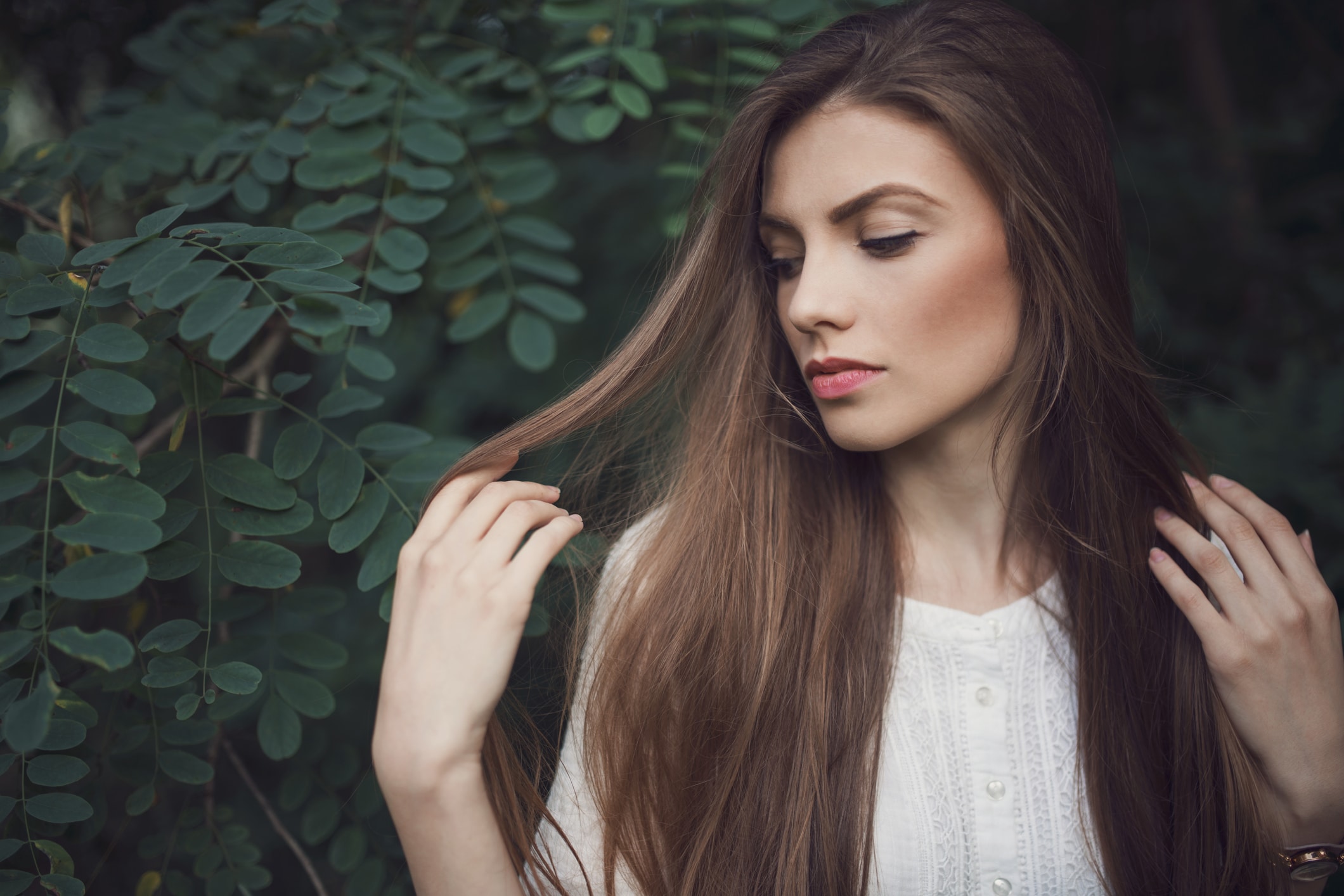 Cabelo liso danificado: saiba por que é importante cuidar dos seus fios