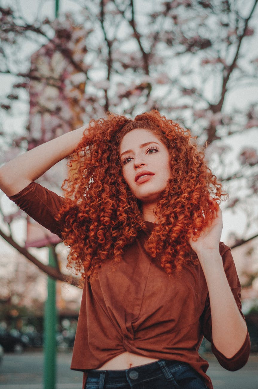 Ginger beer hair é o novo tom de cabelo ruivo para o outono 2020