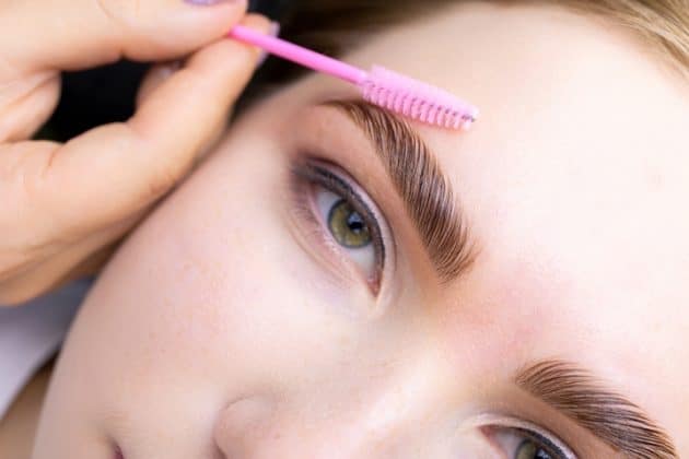 Sobrancelha brow lamination