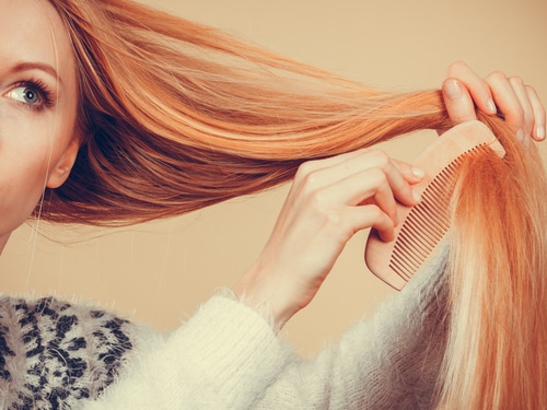 Veja o jeito certo de pentear o seu cabelo