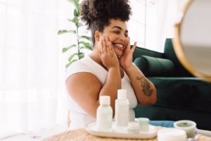 12 dicas de skincare para ter a pele que você sempre quis gastando pouco