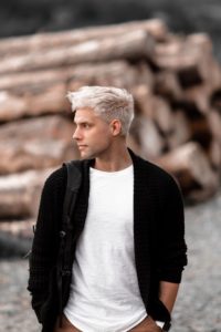 Aprenda como platinar o cabelo masculino!