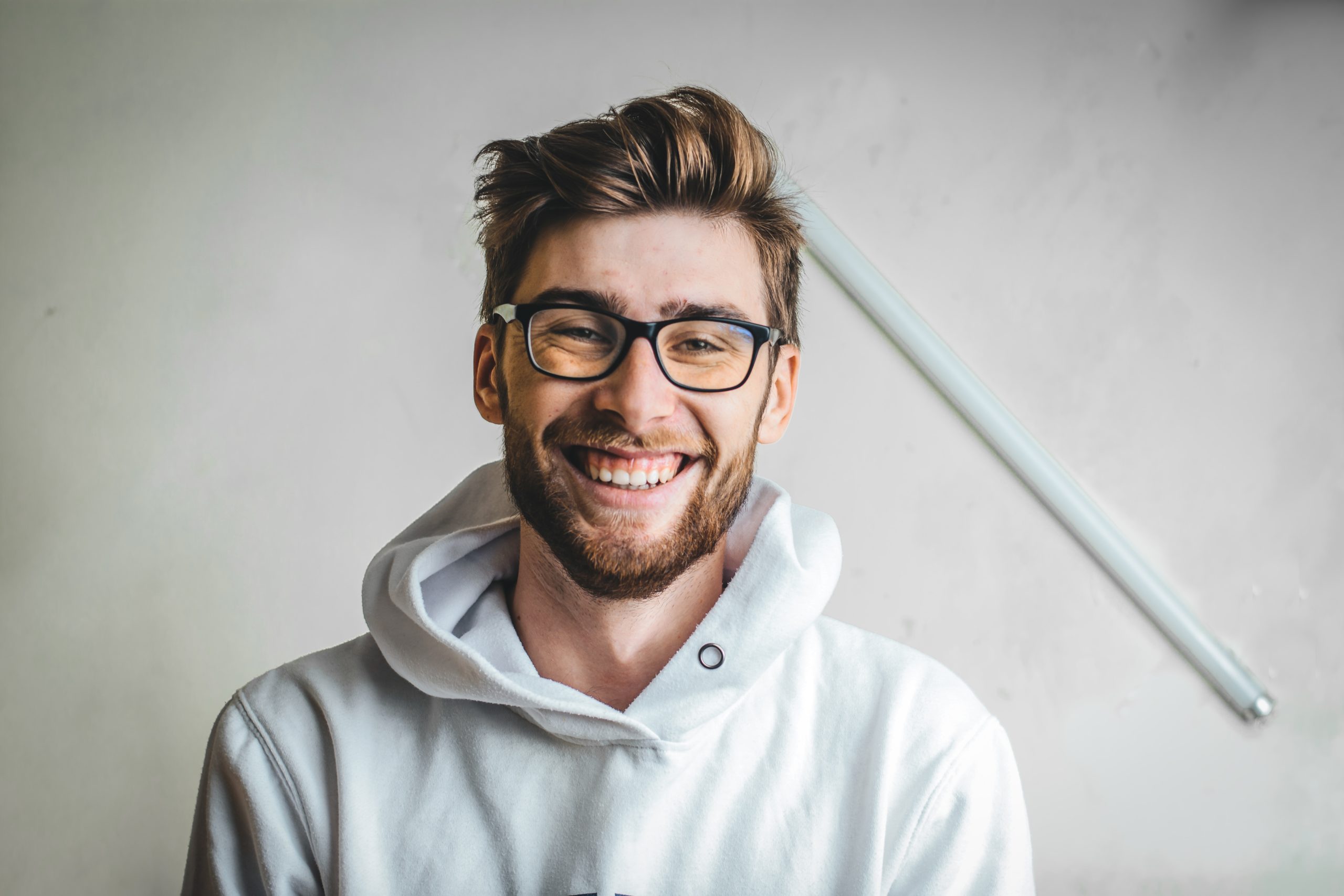 5 dicas de penteados para cabelo liso masculino que vão te inspirar