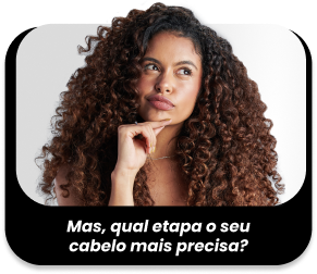 Steffany Borges, embaixadora Salon Line, com cabelo cacheado longo.