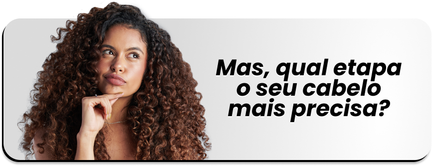 Steffany Borges, embaixadora Salon Line, com cabelo cacheado longo.