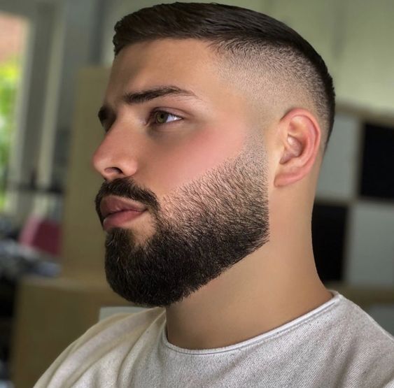 Corte de cabelo masculino militar degradê para cabelo cacheado